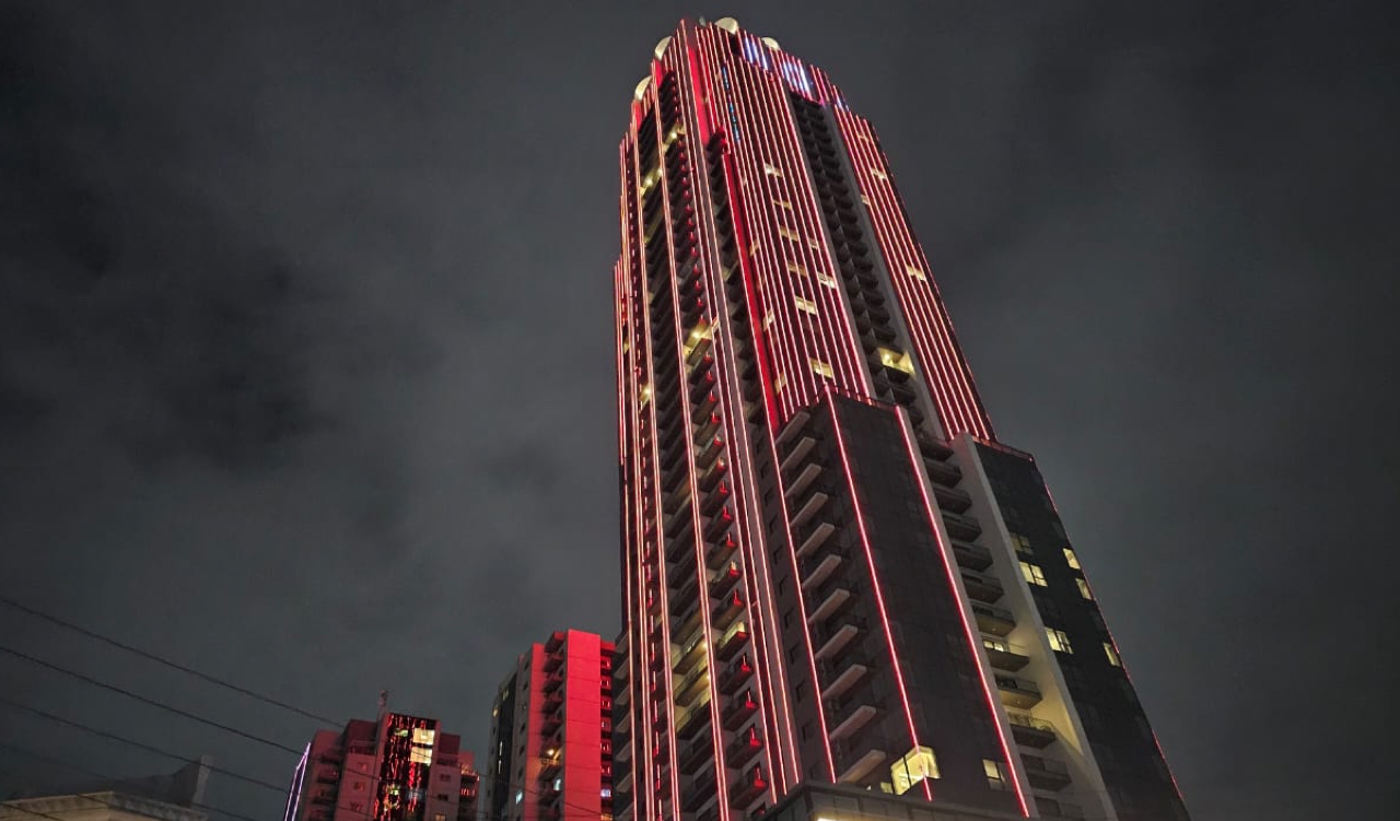 As part of the event, the Erbil 1 Tower was illuminated in orange (Photo: Wladimir van Wilgenburg/Kurdistan 24)