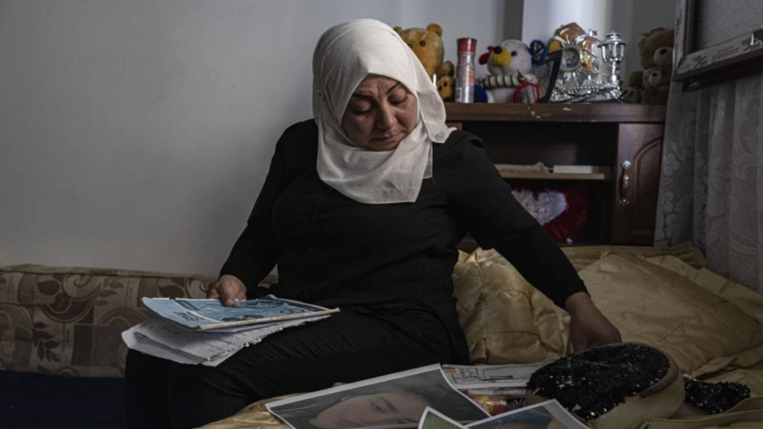 Hamrin Alouji, the mother of 13-year-old Peyal Aqil, said her daughter was recruited by the Kurdish Revolutionary Youth group, June 5, 2023, (Photo: AP/Baderkhan Ahmad)