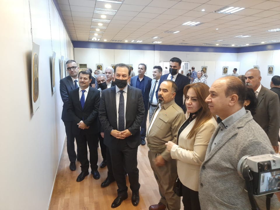 دیمەنێکی کاتی کردنەوەی پێشانگاکە
