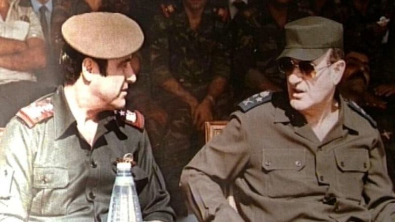 الرئيس السوري الراحل حافظ الاسد وشقيقه رفعت الاسد- الصورة لفرانس 24