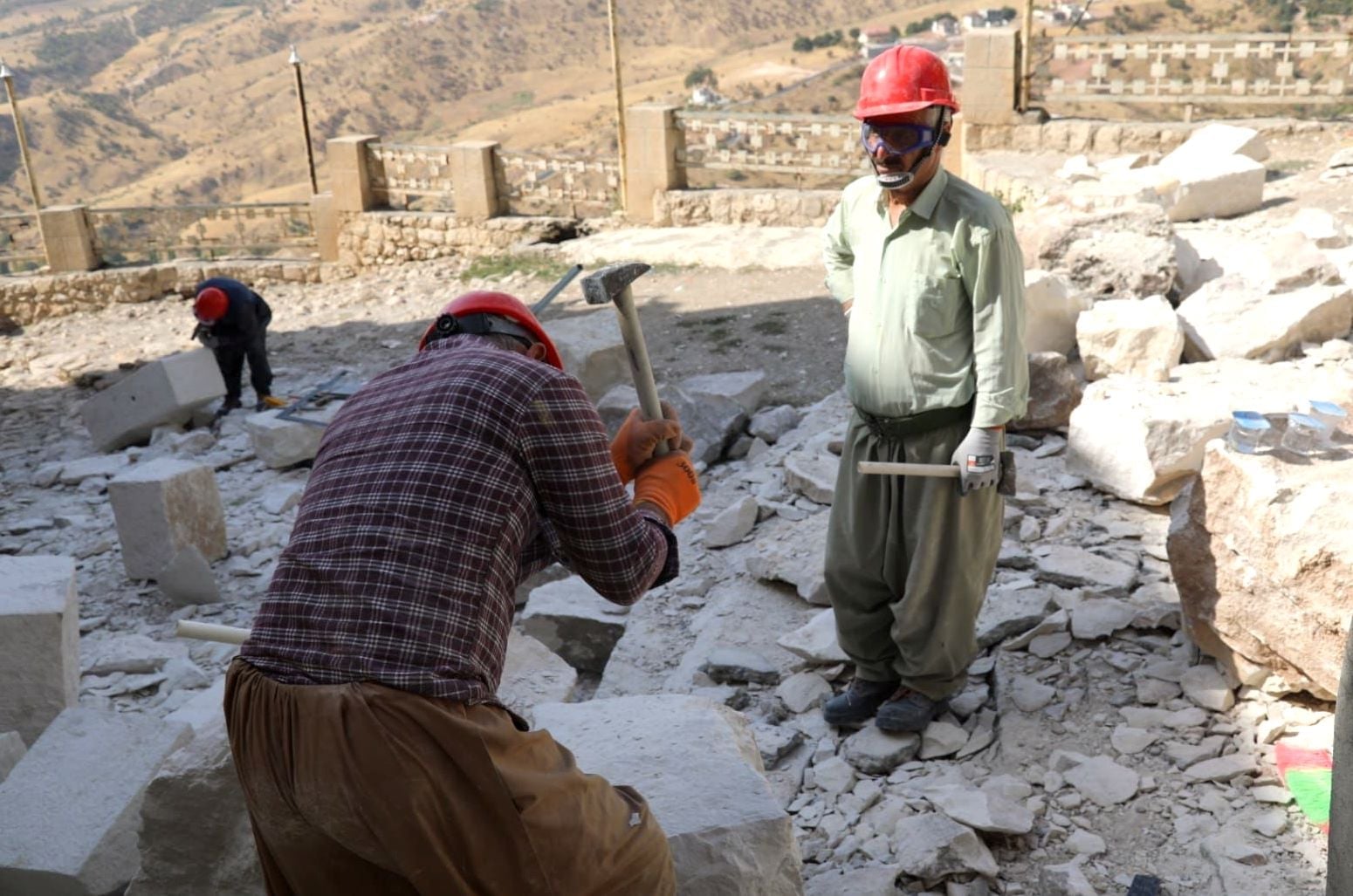 دروازه بادینان