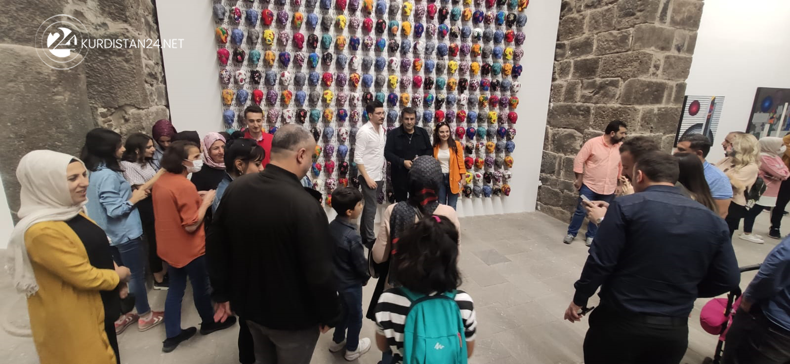 D&icirc;menek ji P&ecirc;şangeha ş&ecirc;wekar&ecirc; Kurd Ahmet Guneştek&icirc;n