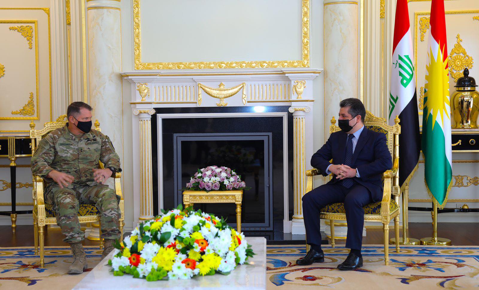 مسرور بارزانی، نخست وزیر اقلیم کوردستان و ژنرال جان برنن، فرمانده کل نیروهای ائتلاف بین‌المللی ضد داعش در عراق و سوریه