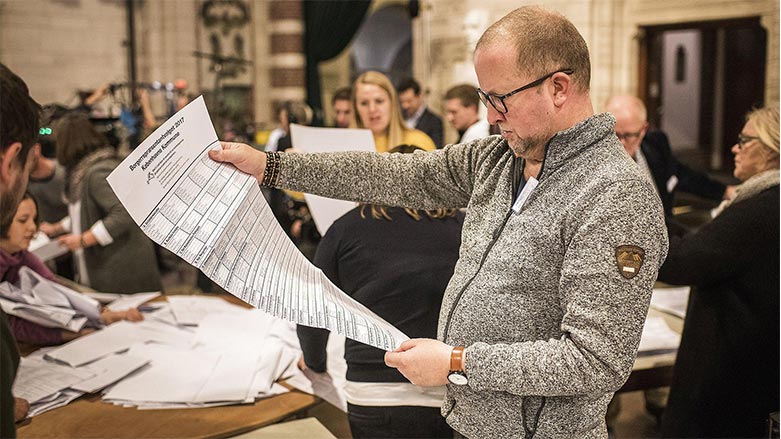 Foto: Danimarka'daki seçimlerde yapılan oy sayımı / Arşiv