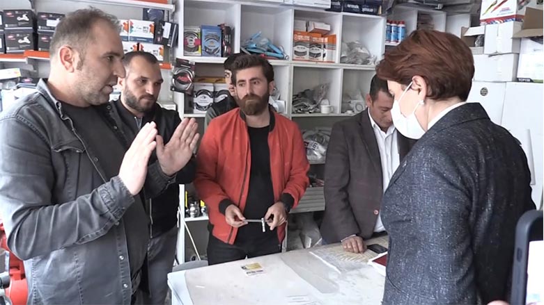 Meral Aksener, leader of the ultranationalist Iyi (Good) Party, speaks to Kurdish civilians in Siirt who was later arrested for using the word “Kurdistan.” (Photo: Kurdistan 24)