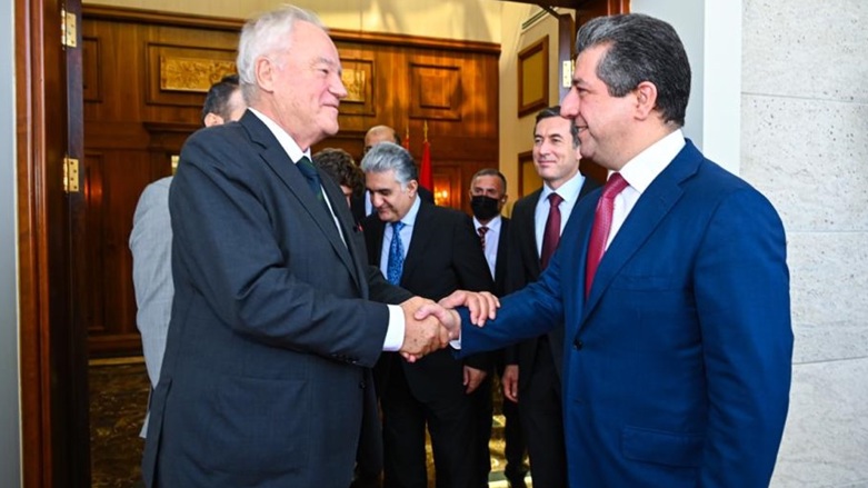 Prime Minister Masrour Barzani received the Chairman of the Senate Committee on Foreign Affairs, Defense and the Armed Forces of the French Senate, Senator Christian Cambon, Oct 1. 2022 (Photo: KRG).