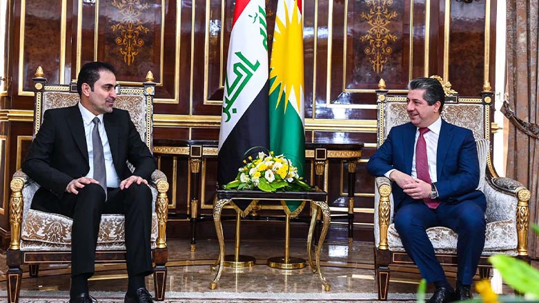 Prime Minister Masrour Barzani (right) during his meeting with the Iraqi parliament's first deputy speaker, Mohsen Mandalawi, in Erbil, Oct. 1, 2022. (Photo: KRG)