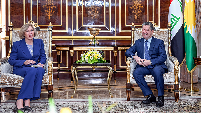 Kurdistan Region Prime Minister Masrour Barzani (right) during his meeting with Australian Ambassador to Iraq Paula Ganly in Erbil, Oct. 4, 2022. (Photo: KRG)
