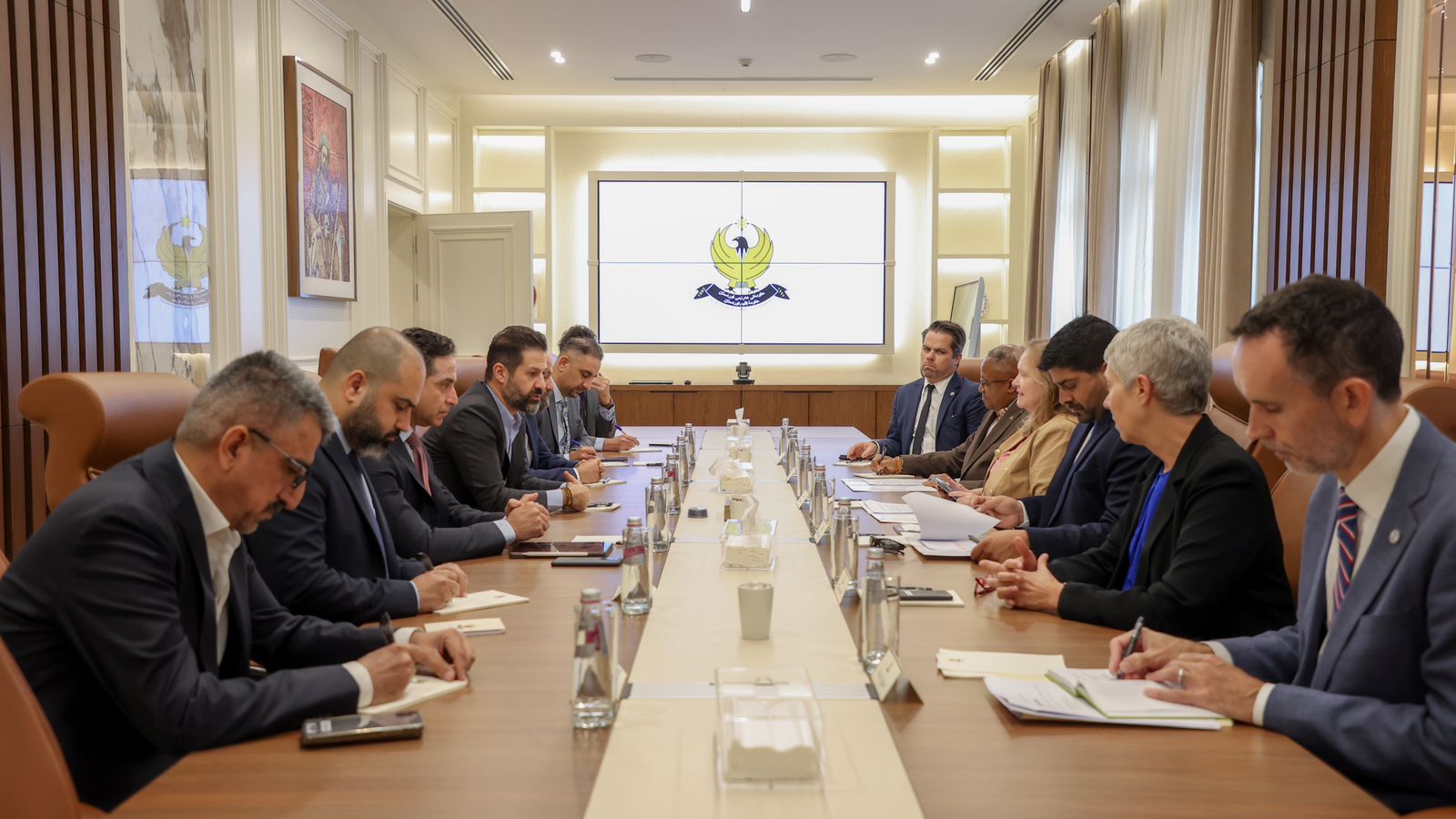 دیـمەنێکی کۆبوونەوەکە