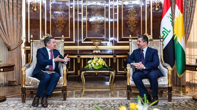 Kurdistan Region Prime Minister Masrour Barzani (right) during his meeting with US envoy to northeast Syria, Nicholas Granger in Erbil, Oct. 5, 2022. (Photo: KRG)