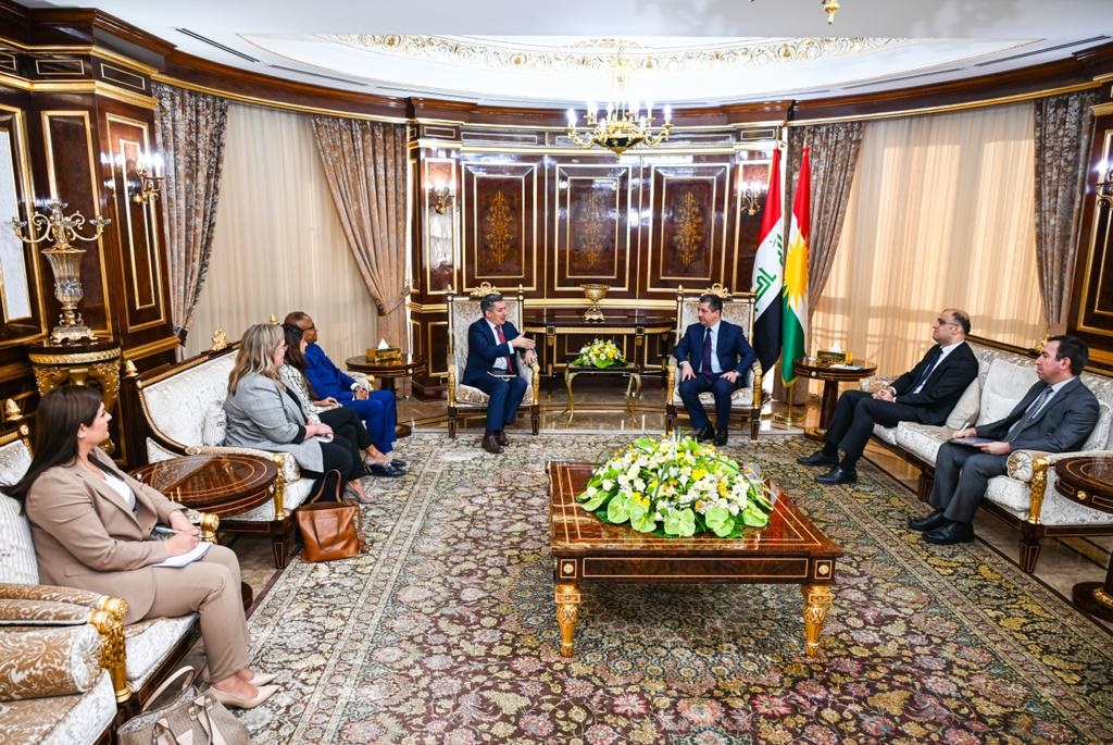 Kurdistan Region Prime Minister Masrour Barzani (top right) during his meeting with US envoy to northeast Syria, Nicholas Granger in Erbil, Oct. 5, 2022. (Photo: KRG)