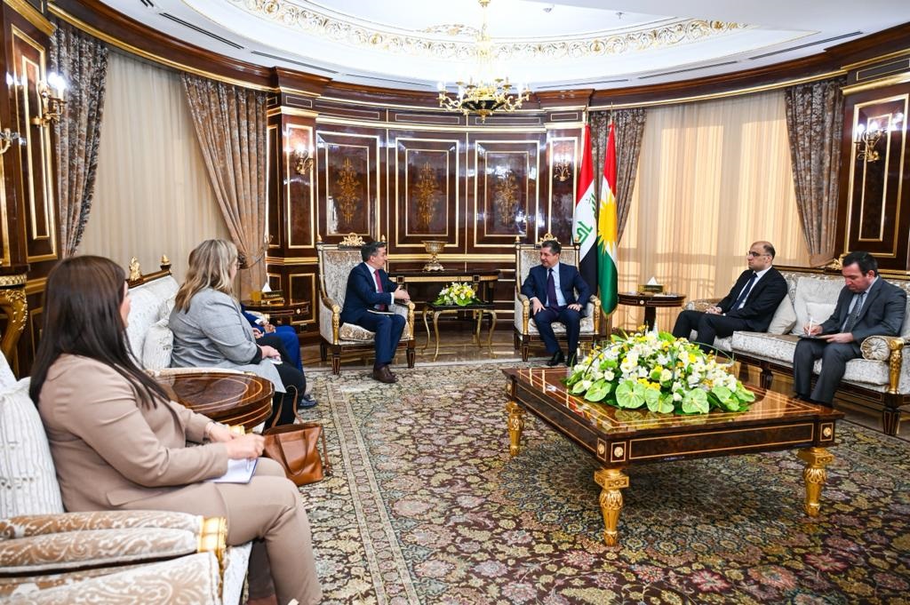 Kurdistan Region Prime Minister Masrour Barzani (top right) during his meeting with US envoy to northeast Syria, Nicholas Granger in Erbil, Oct. 5, 2022. (Photo: KRG)