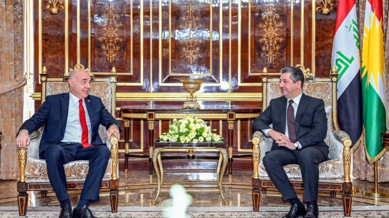 Kurdistan Region Prime Minister Masrour Barzani (right) during his meeting with Turkish Ambassador to Iraq Ali Riza Gunney, Oct. 9, 2022. (Photo: KRG)