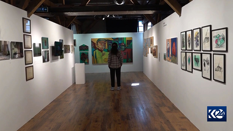 Li Stenbolê pêşangeheke hunerî ji bo hunermendên ciwan hat sazkirin