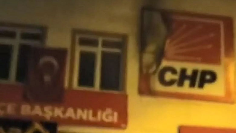 CHP İlçe Başkanlığı’na molotoflu saldırı