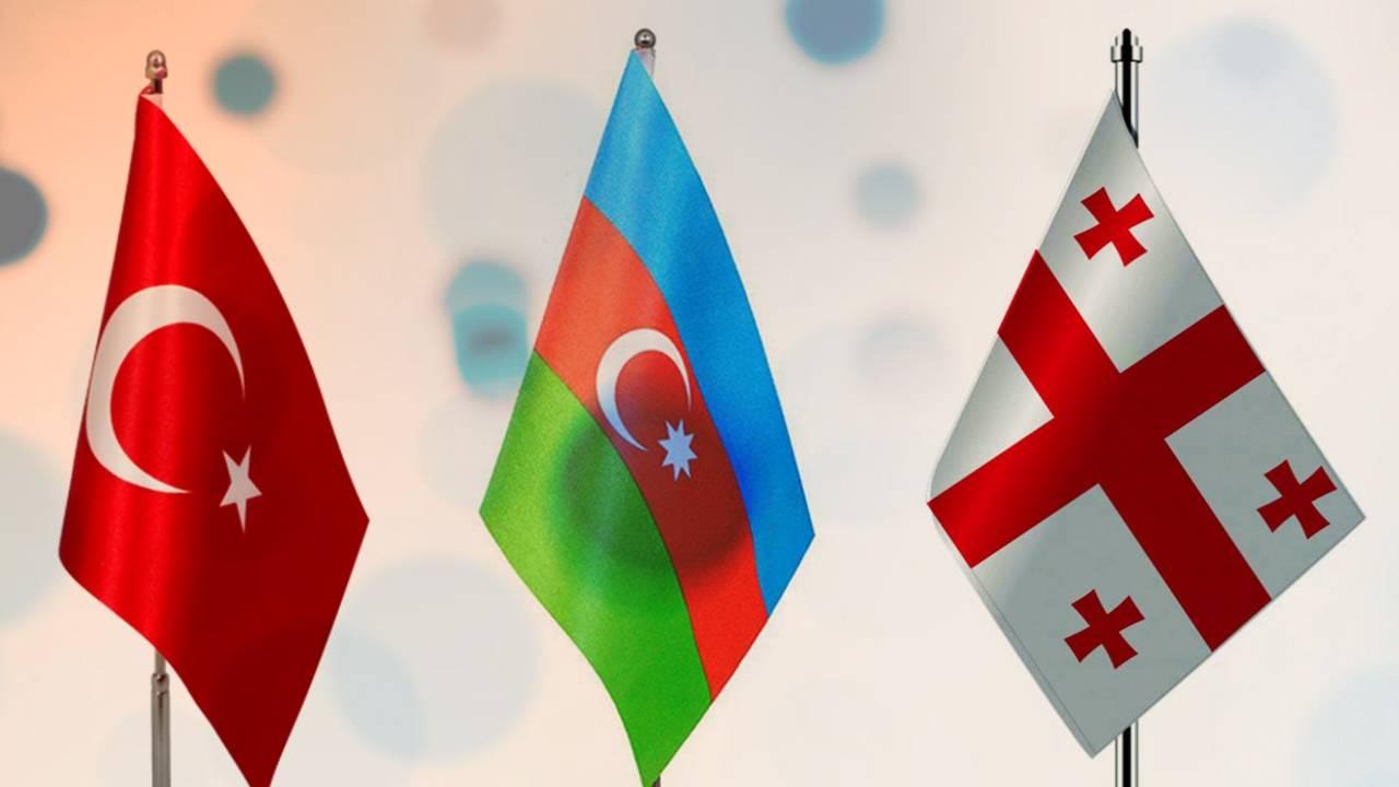 Türkiye-Azerbaycan-Gürcistan bayrakları