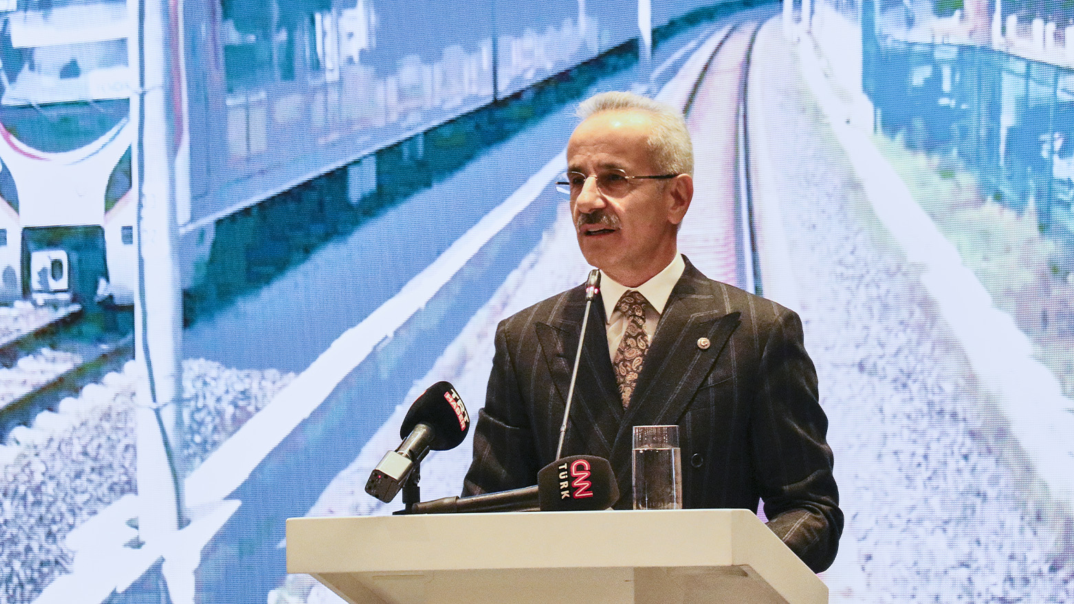 Türkiye Ulaştırma ve Altyapı Bakanı Abdulkadir Uraloğlu