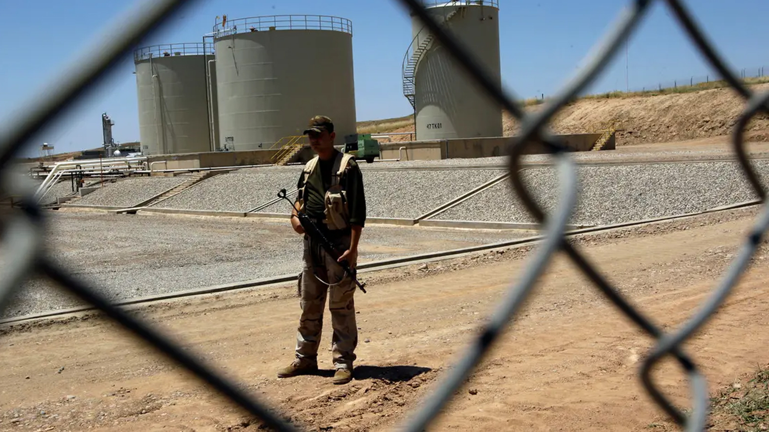 A security guard is seen at the Tawke oil refinery in the Kurdistan Region's Zakho district, May 31, 2009. (Photo: AFP)