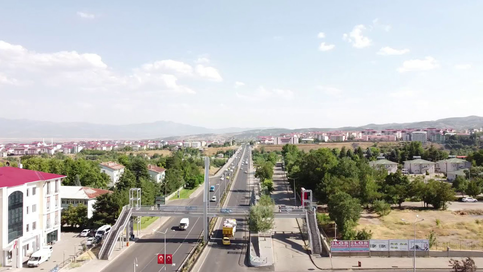 Li Çêwlikê jî her cure çalakî û xwenîşandan hatin qedexekirin