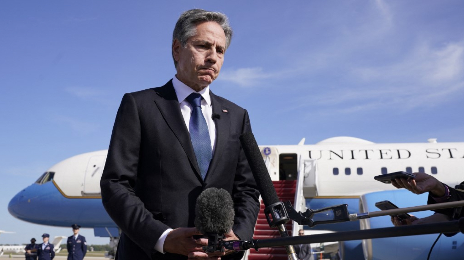 US Secretary of State Antony Blinken speaks before boarding a plane, October 11, 2023, at Joint Base Andrews, Maryland, en route to Israel (Photo: Jacquelyn Martin / POOL / AFP)