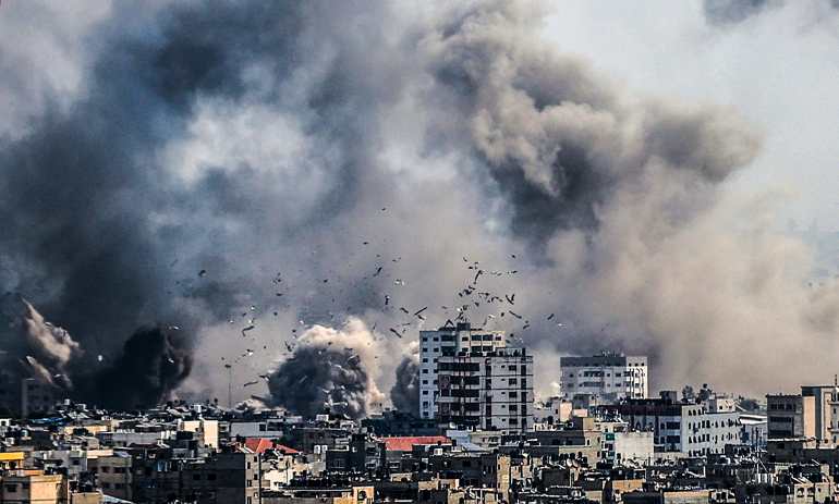 İsrail savaş uçakları Gazze Şeridi'ni bombalıyor (Fotoğraf: AFP)