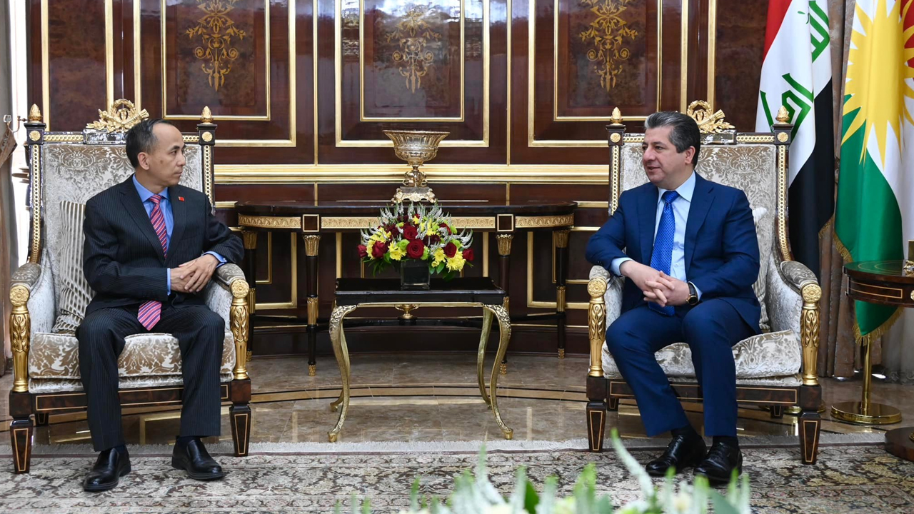Kurdistan Region Prime Minister Masrour Barzani during his meeting with new Chinese Consul General to Erbil Liu Jun, Oct. 16, 2023. (Photo: KRG)