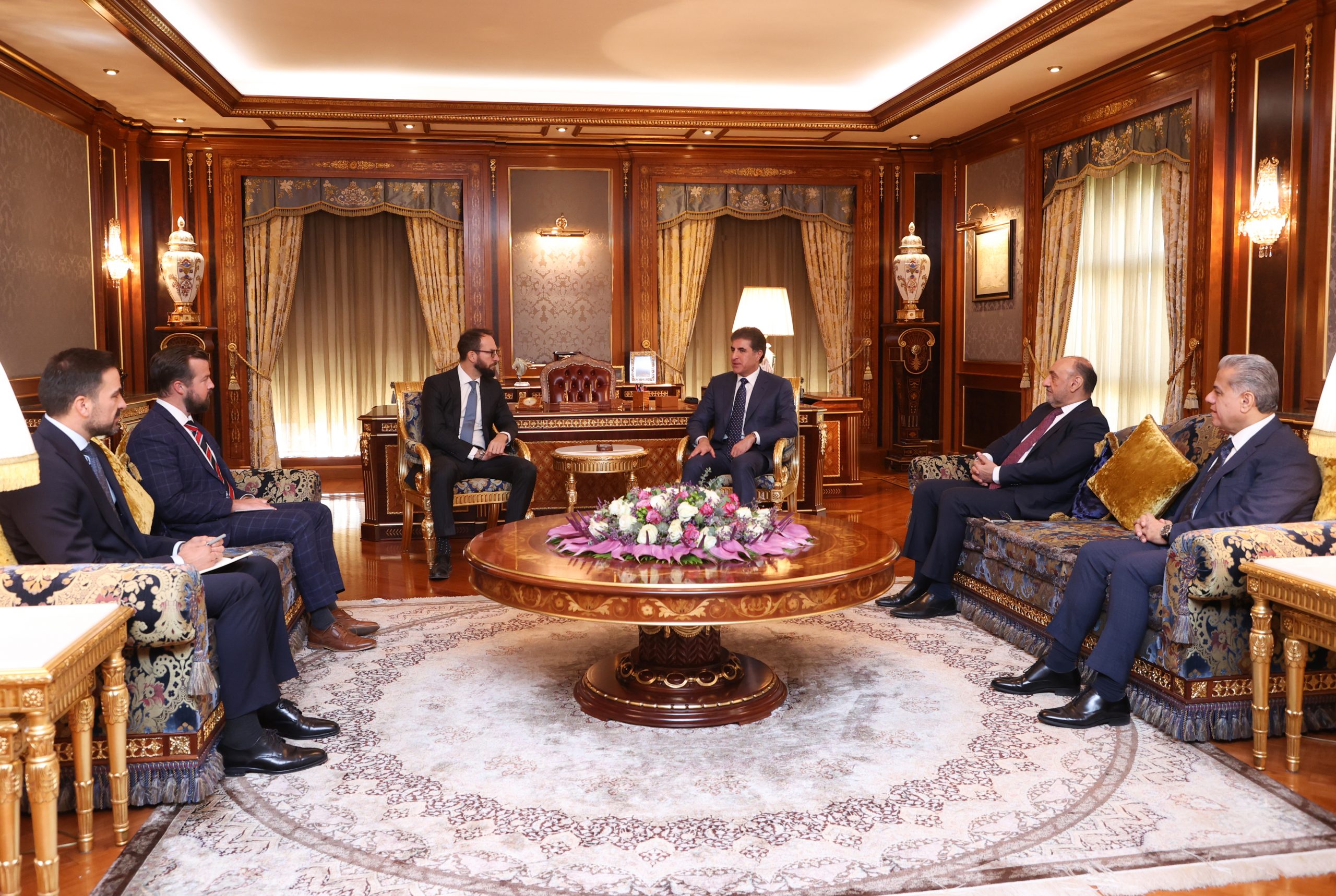 Kurdistan Region President Nechirvan Barzani (top right) during his meeting US Consul General Mark Stroh in Erbil, Oct. 23, 2023. (Photo: Kurdistan Region Presidency)