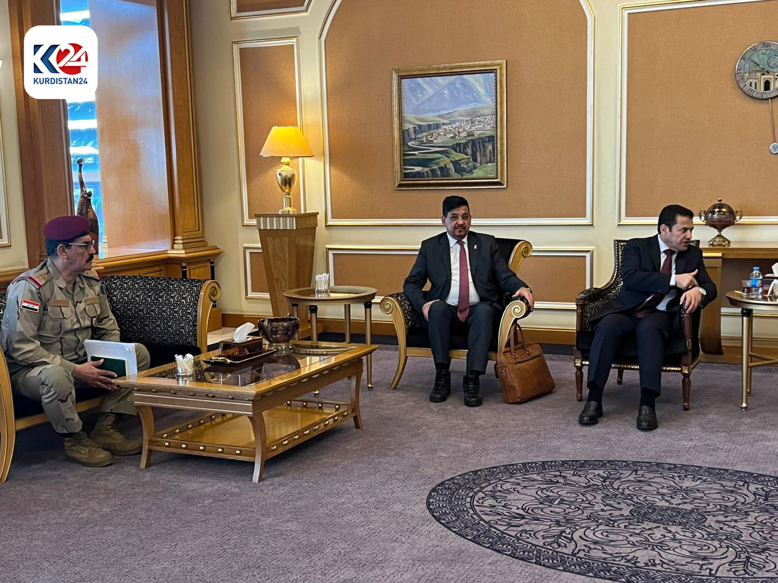 کـۆبــوونــەوەی وەزیــری نـــاوخــۆی حـــکومـەتی هەرێمی کوردستان و راوێژکاری ئاسایشی نەتـــەوەیــی عێراق لـە هـــەولێر (وێنە: ئازەر فارووق - کوردستان24)