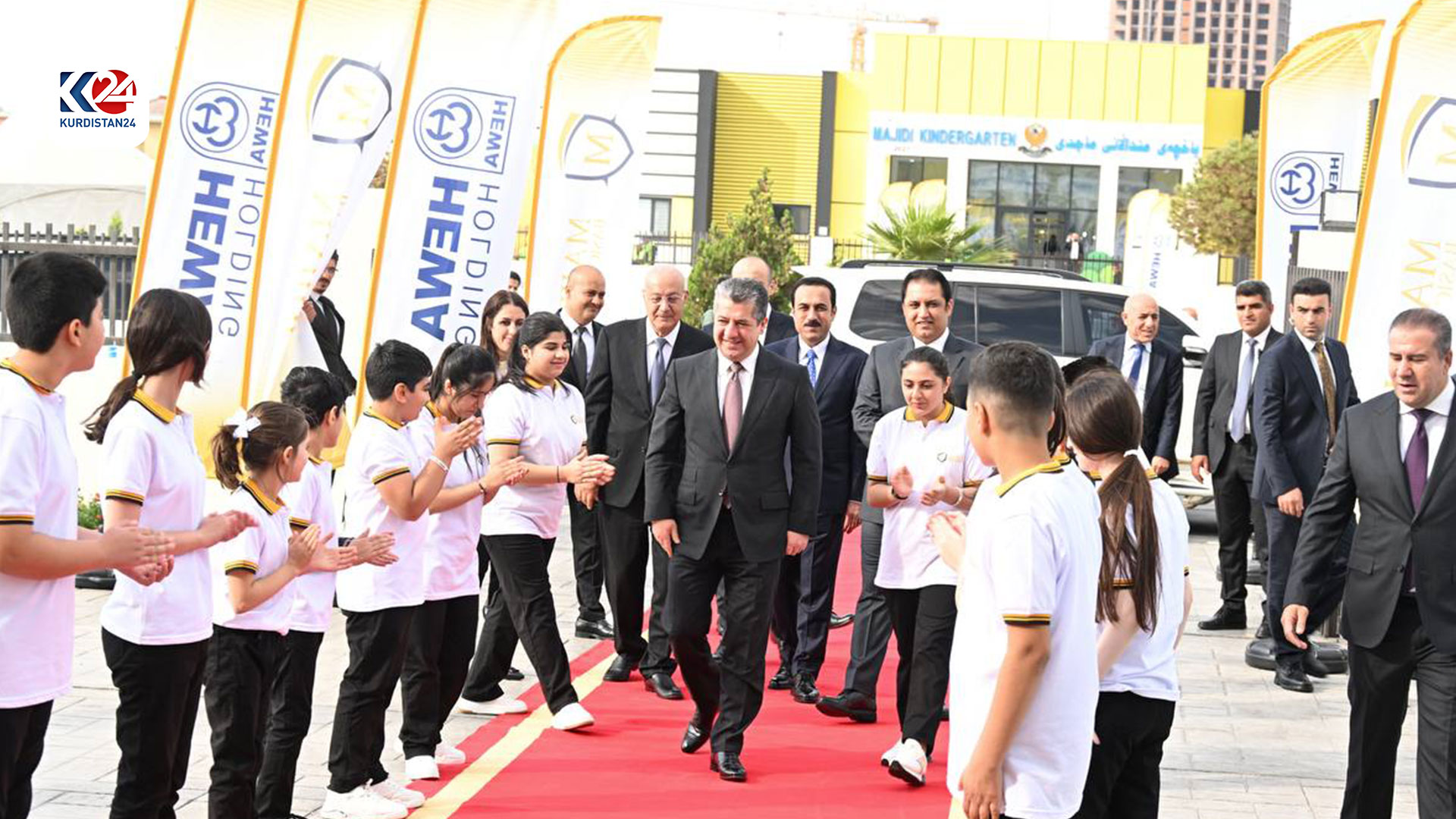 مەسرور بارزانی، سەرۆکی حکومەتی هەرێمی کوردستان لەکاتی کردنەوەی قوتابخانە و باخچەی منداڵانی ماجیدی