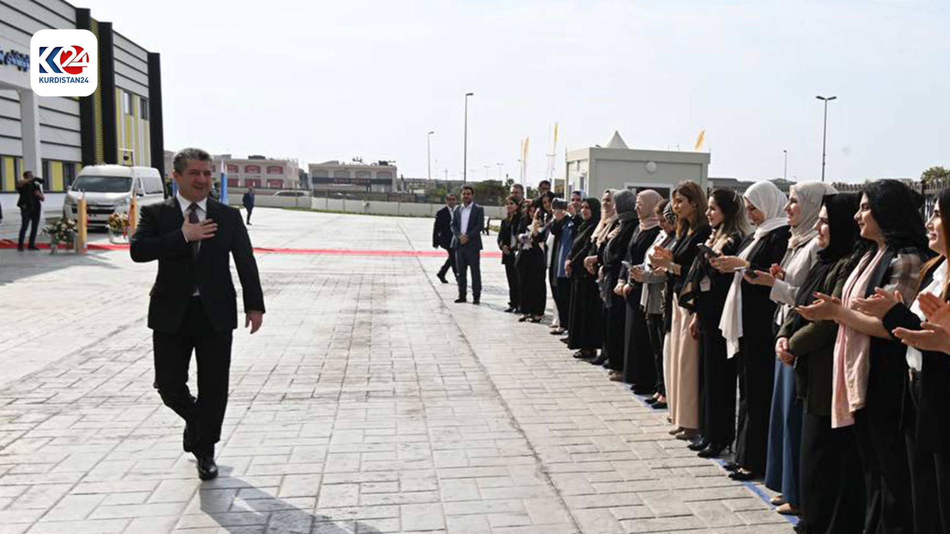 مەسرور بارزانی، سەرۆکی حکومەتی هەرێمی کوردستان لەکاتی کردنەوەی قوتابخانە و باخچەی منداڵانی ماجیدی