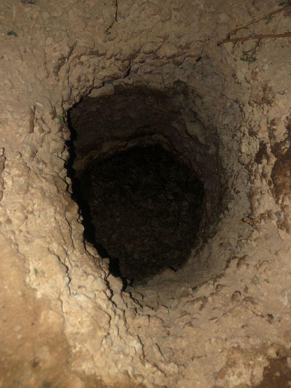 ئه&zwnj;و شه&zwnj;ش زینداییه&zwnj; چه&zwnj;ندین مه&zwnj;تر تونێلیان هه&zwnj;ڵكه&zwnj;ند، بۆ ئه&zwnj;وه&zwnj;ی له&zwnj; زیندانی جه&zwnj;لبوع رابكه&zwnj;ن