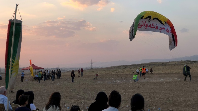 Paragliders compete in the Kurdistan Region's Duhok province, Sept. 3, 2021. (Photo: Kurmanj Nhili/Kurdistan 24)