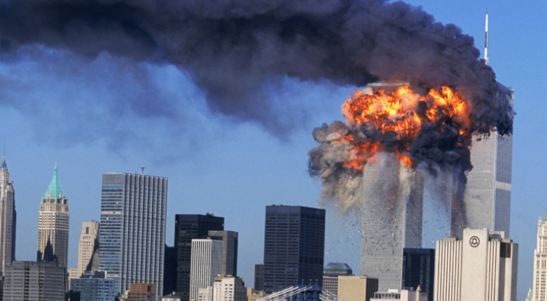 دیمەنێکی کاتی هێرشەکان بۆسەر تاوەرەکانی نیویۆرک - 11ی سێپتێمەری 2001