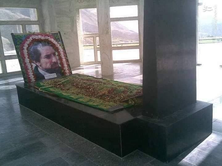 گۆڕی ئه&zwnj;حمه&zwnj;د شا مه&zwnj;سعود، سه&zwnj;ركرده&zwnj;ی به&zwnj;رهه&zwnj;ڵستكاری ویلایه&zwnj;تی په&zwnj;نجشیری ئه&zwnj;فغانستان