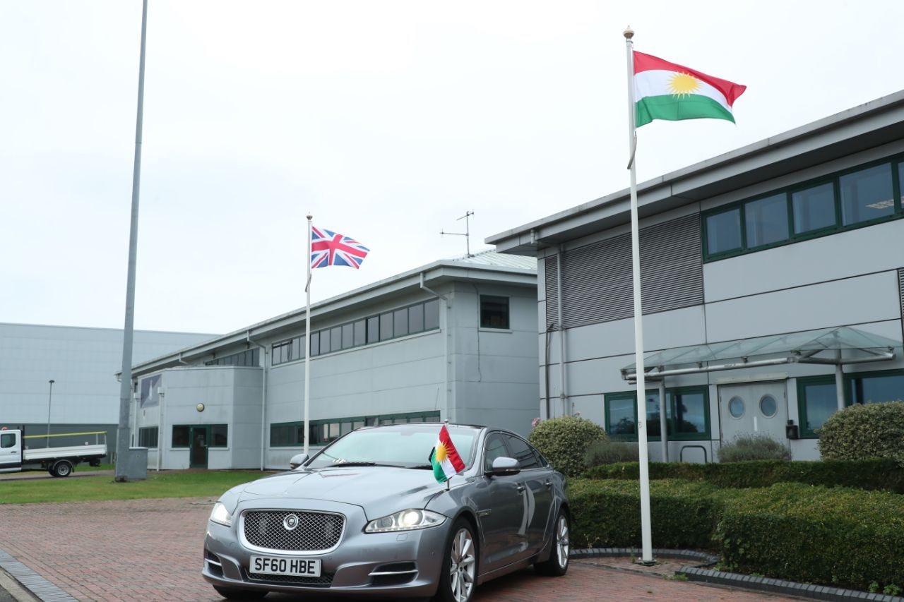 The Kurdistan Region’s flag was flying alongside Britain's Union Jack at the airport when Barzani arrived. Sept. 15, 2021. (Photo: Kurdistan Region Presidency Media Office)