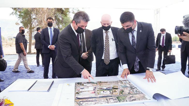 KRG PM Barzani (left) reviews the project design for American School in Duhok, Sept. 20, 2021. (Photo: KRG)
