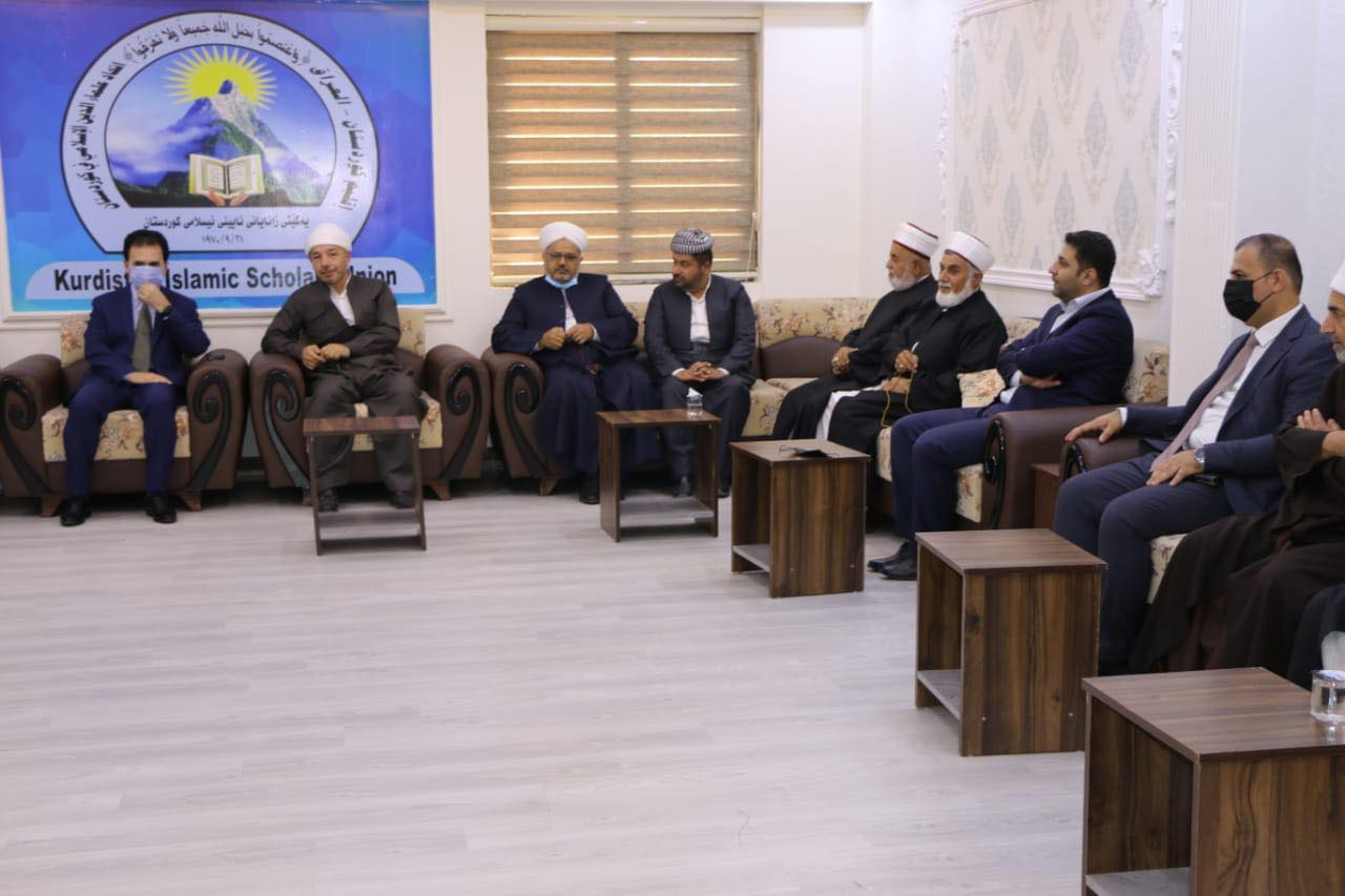 پشتیوان سادق پیرۆزبایی له&zwnj; یه&zwnj;كێتی زانایانی ئایینی ده&zwnj;كات