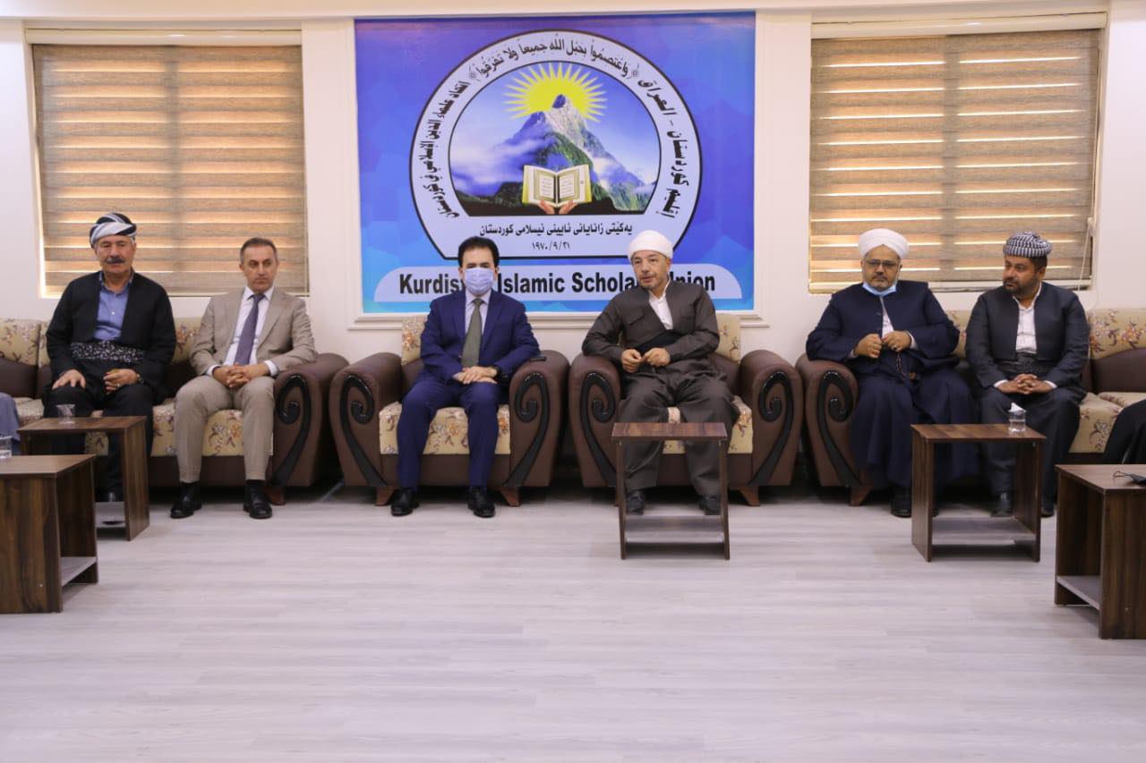 وه&zwnj;زیری ئه&zwnj;وقاف به&zwnj; نێوانه&zwnj;رایه&zwnj;تی سه&zwnj;رۆكی حكومه&zwnj;ت سه&zwnj;ردانی یه&zwnj;كێتی زانایانی ئایینی كوردستان ده&zwnj;كات