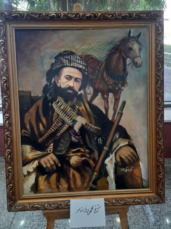 تابلۆیەکی پێشانگاکە