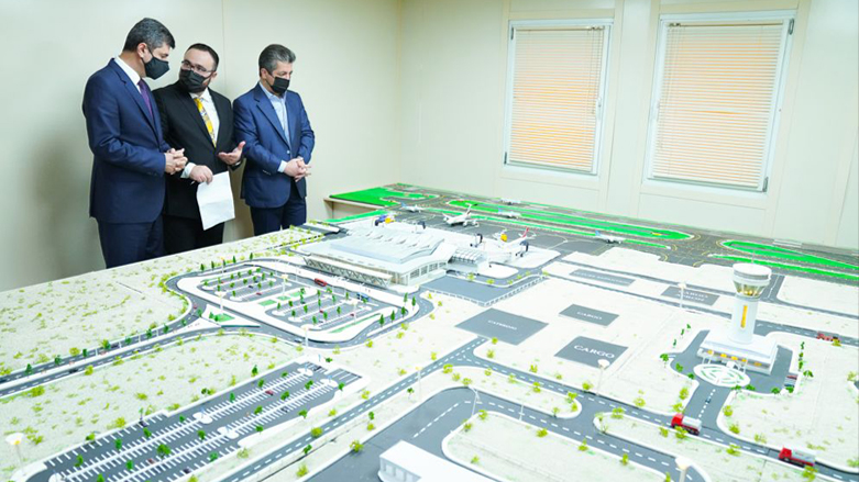 KRG PM Masrour Barzani (top right) reviews Duhok Airport's project design, Sept. 21, 2021. (Photo: KRG)