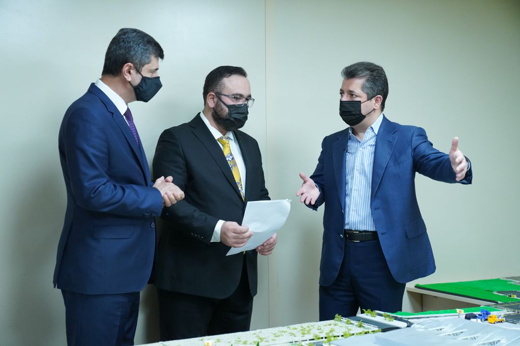KRG PM Masrour Barzani (right) is pictured speaking to minister of transportation and Duhok governor, Sept. 21, 2021. (Photo: KRG) 