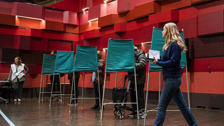 İsveç'te halk sandık başında (Foto: AFP)