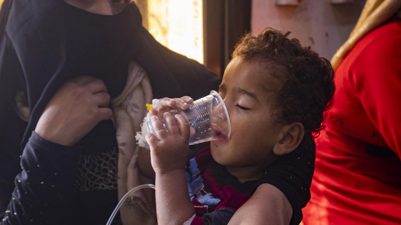 A child suffering from cholera receives treatment at the Al-Kasrah hospital in Syria's eastern province of Deir Ezzor affected by the usage of contaminated water from the Euphrates River, Sept. 17, 2022. (Photo: Delil Souleiman/AFP)