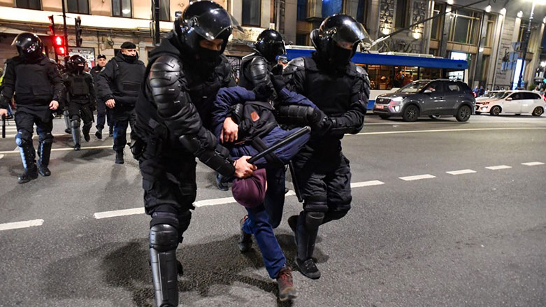 Saint Petersburg'da da gözaltılar yaşandı (Foto: AFP)