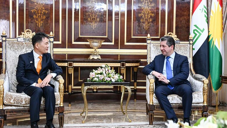 PM Masrour Barzani (right) during his meeting with Korean Consul General Cho Kijoung in Erbil, Sept 22, 2022. (Photo: KRG)
