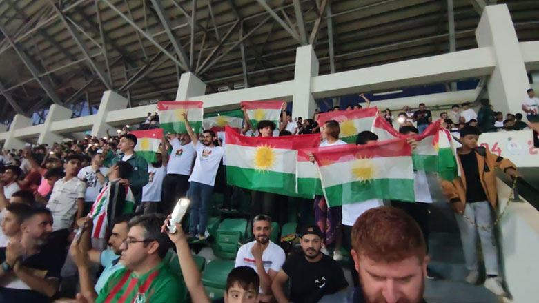 Kurdish fans raising Kurdistan Region flag during a soccer match in Diyarbakir(Amed) in Turkey, Sept 25, 2022. (Photo: Submitted to Kurdistan 24)