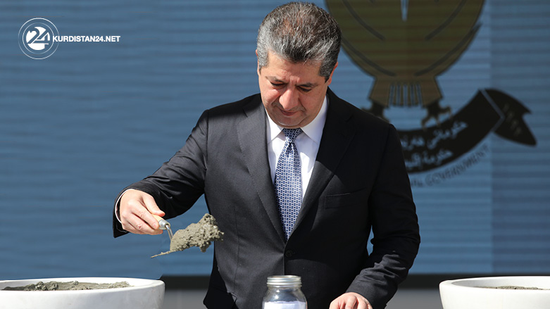 Kurdistan Region Prime Minister Masrour Barzani lays the foundation stone for a number of infrastructure projects in Duhok province's Zakho Independent Administration, Sept. 27, 2022. (Photo: Islam Hero/Kurdistan 24)