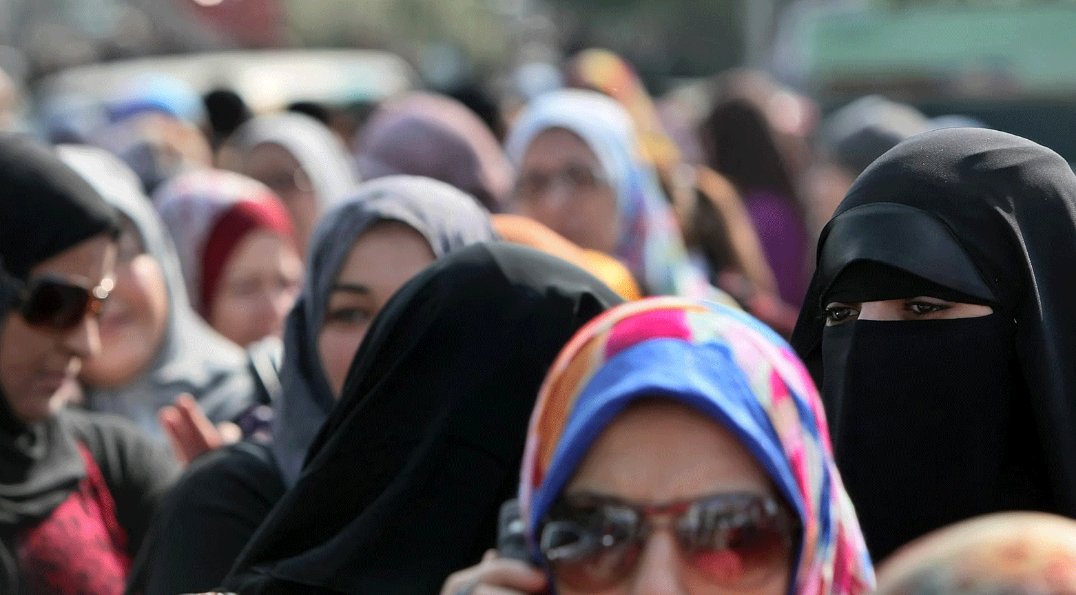 حکومەتی میسر نیقاب لە قوتابخانەکان قەدەغە دەکات