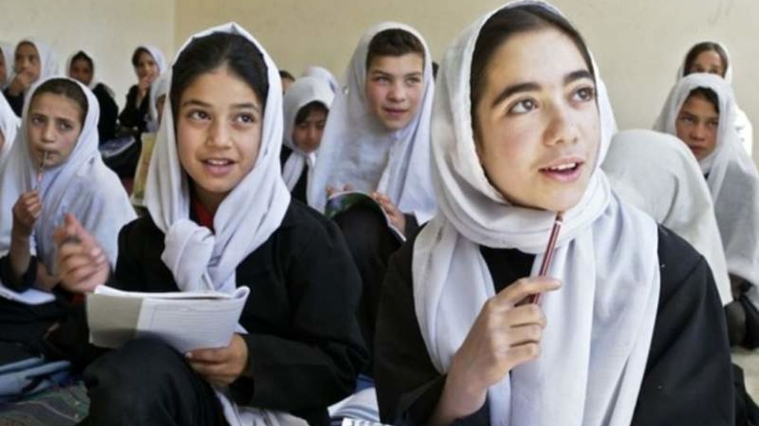 مدارس دخترانه‌ی افغانستان از دو سال پیش توسط طالبان بسته شده است