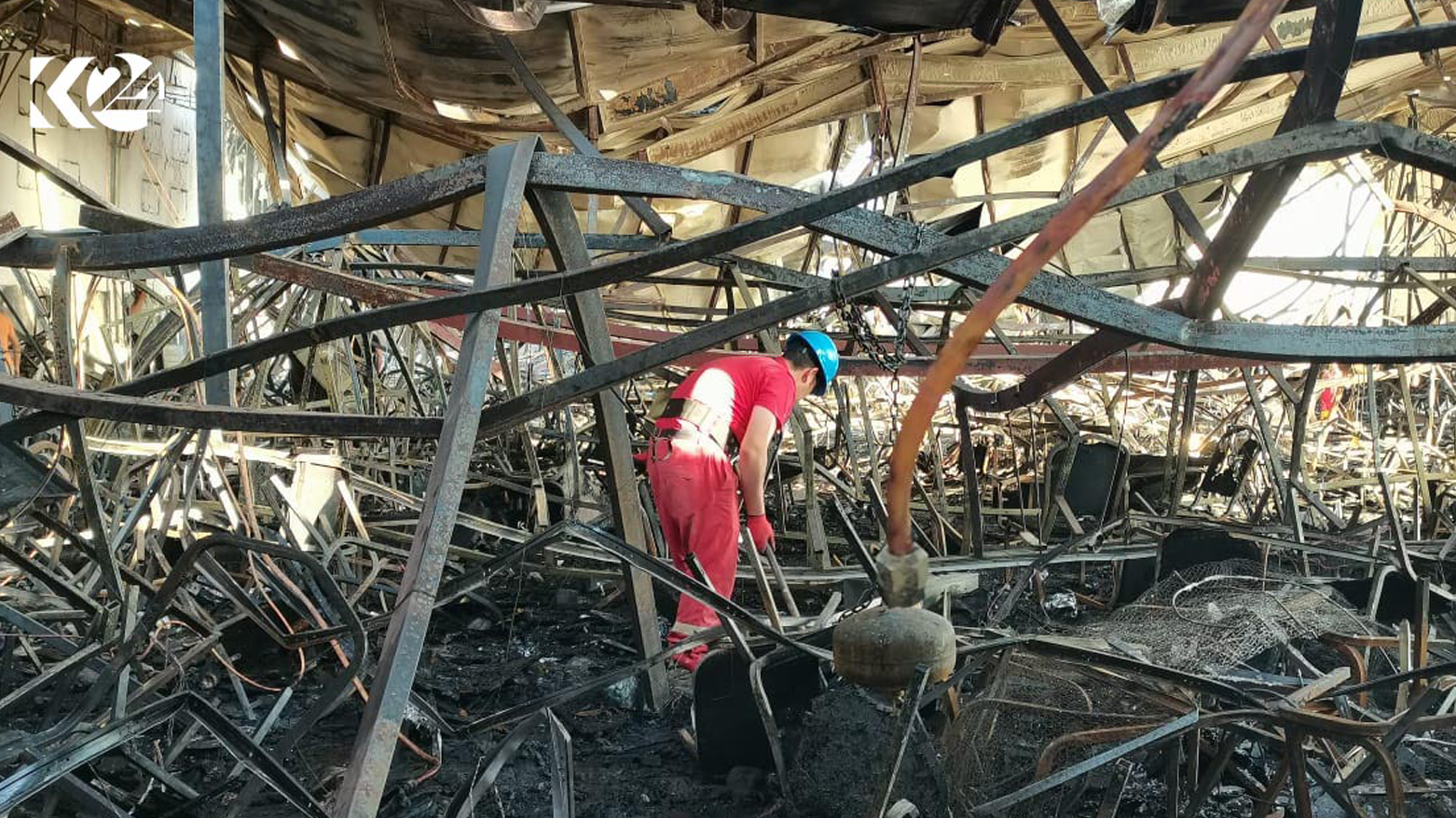 در آتش‌سوزی حمدانیه، بیش از ١٠٠ نفر جان خود را از دست داده و صدها نفر دیگر مجروح شده‌اند